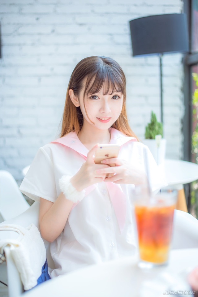 “其实本可以用船只运粮的，若以船队运粮，逆江而上，我军的后勤供应至少在打到江州之前，可保无忧。”马良叹了口气，苦笑道。